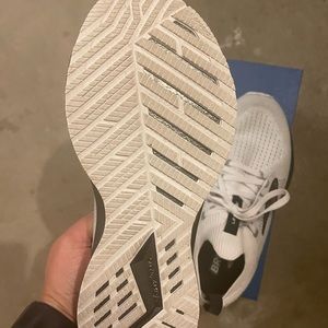 Brooks Levitate StealthFit 5